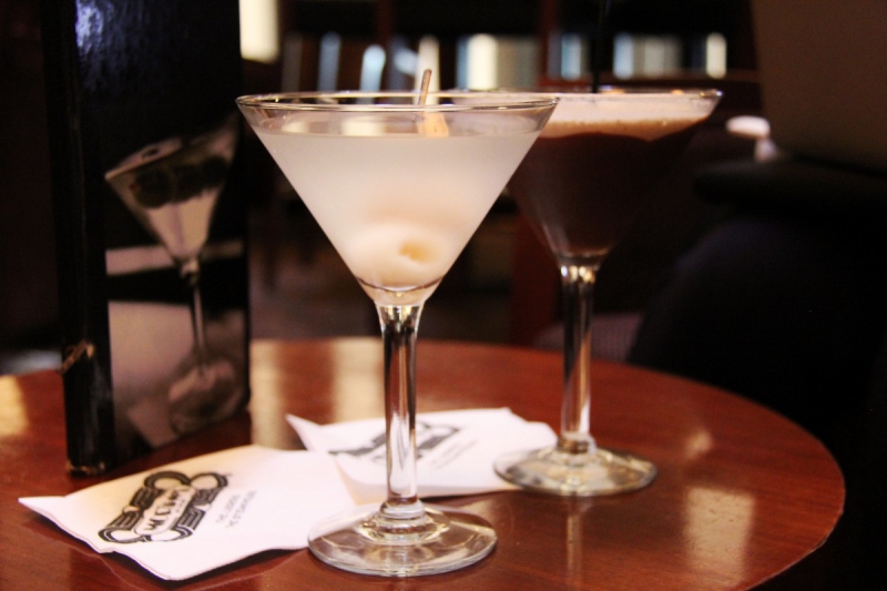 brasserie-COURMES-min_martini_bar_lychee_chocolate_alcohol_liquor_happy_hour_happy-910161